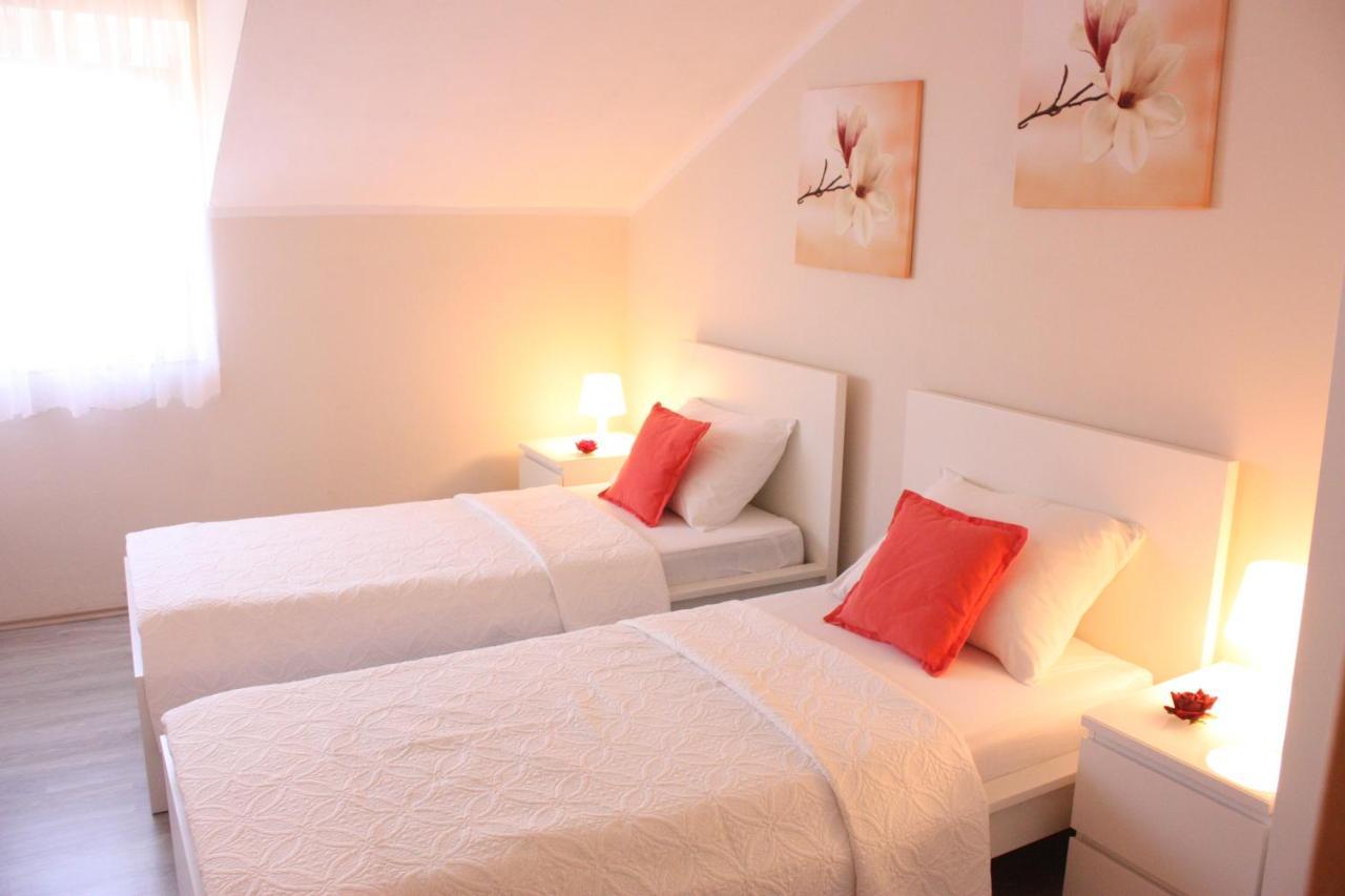 Apartments Tanja & Josipa Паг Экстерьер фото