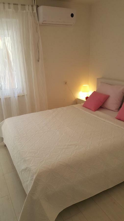 Apartments Tanja & Josipa Паг Экстерьер фото